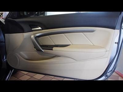 EX-L V6 Manual Coupe 3.5L Satellite Radio MP3 Player Auxiliary Audio Input, image 35