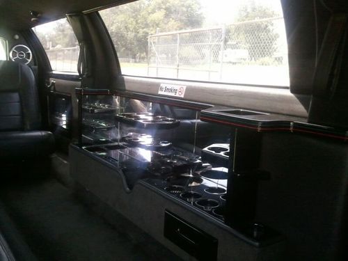 2001 Lincoln Town Car Base Limousine 4-Door 4.6L, image 2