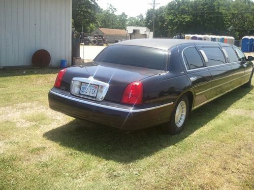 2001 Lincoln Town Car Base Limousine 4-Door 4.6L, image 7