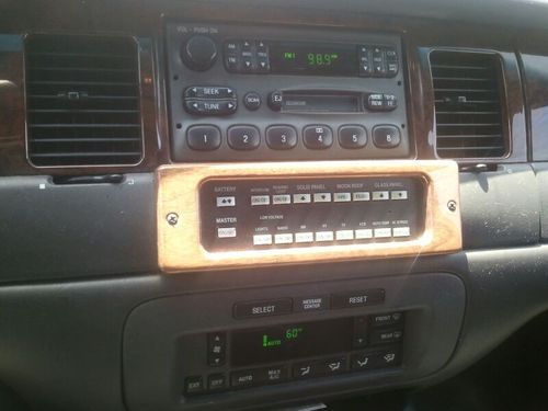 2001 Lincoln Town Car Base Limousine 4-Door 4.6L, image 8