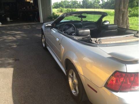 2001 ford mustang base convertible 2-door 3.8l