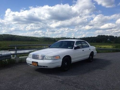 2000 ford crown victoria p71 police interceptor