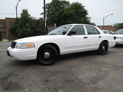 White p71 ex fed car 26k miles only pw pl cruise am fm cd nice
