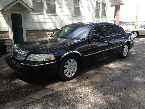 2005 lincoln town car executive l sedan 4-door 4.6l