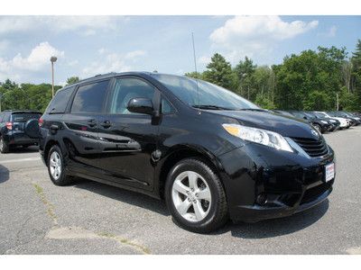 2011 toyota sienna le 5dr minivan 1-owner off lease hwy miles