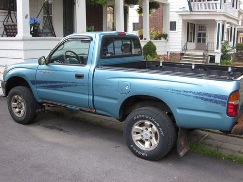 1995 toyota tacoma pickup; paradise blue; automatic; 4wd; 2.7l; regular cab