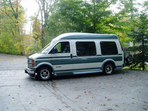 96 gmc savanah waldoch hi-top van - amazing condition