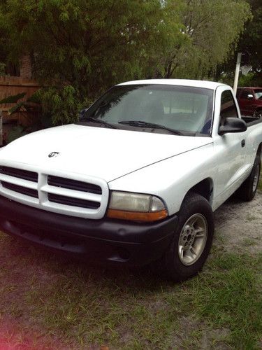 2000 dodge dakota pickup - short bed - bedliner - new paint