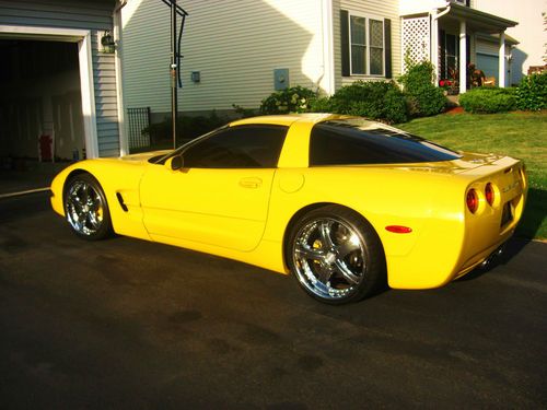 2003 corvette 50 anniversary edition yellow, 6 speed, removable targa top,