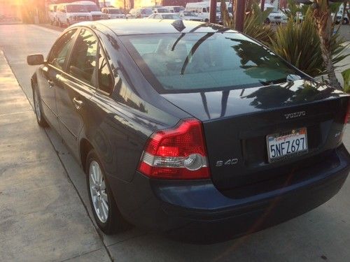 2005 volvo s40 i sedan 4-door 2.4l