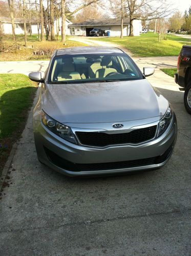 2011 kia optima lx sedan 4-door 2.4l, under 39,000 miles. very well maintined!!!