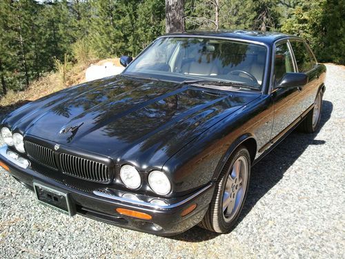 2002 jaguar xj8 sport sedan 4-door 4.0l