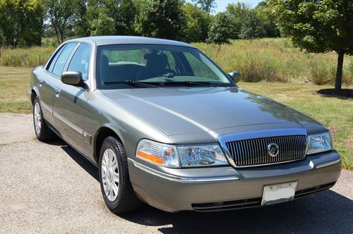 2004 mercury grand marquis gs 4.6l v8 6-passenger 123k very nice condition