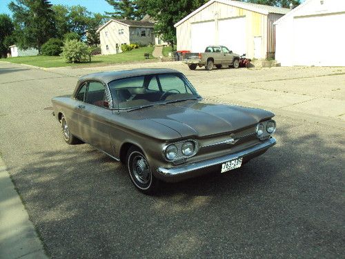 1961 corvair monza 2 door coupe.