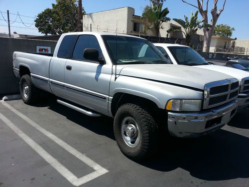 1999 dodge ram 2500 base extended cab pickup 4-door 8.0l v10