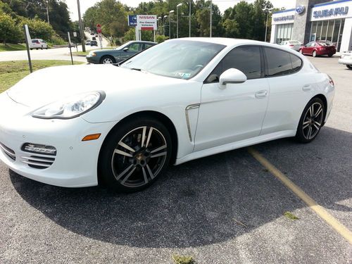 2013 porsche panamera base hatchback 4-door 3.6l low mileage 1 owner great shape