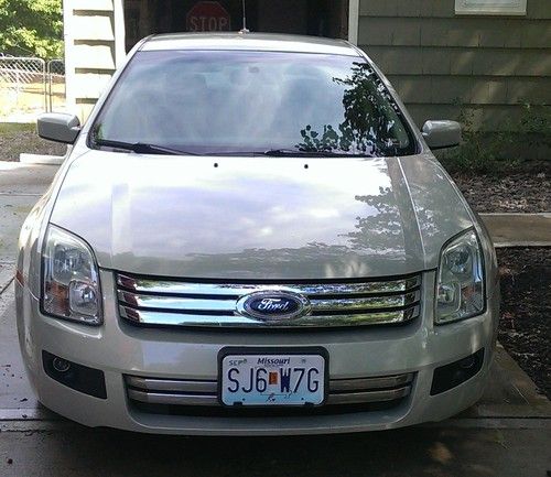 2008 ford fusion se sedan 4-door 2.3l very clean, no accidents