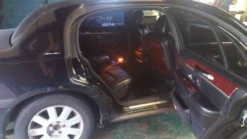 2003 lincoln town car executive l sedan 4-door 4.6l