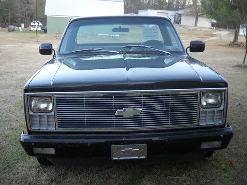 1981 chevrolet ck custom step-side pickup truck