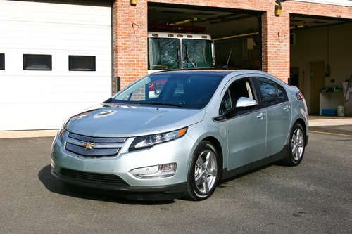 2012 chevrolet volt hatchback 4-door msrp $46,674 viridian joule