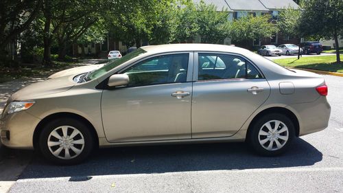 2010 toyota corolla le sedan 4-door 1.8l