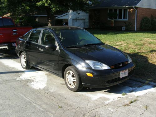 2000 ford focus se sedan 4-door 2.0l