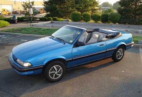 1990 pontiac sunbird le convertible 2-door 2.0l 4 cylinder, automatic trans.