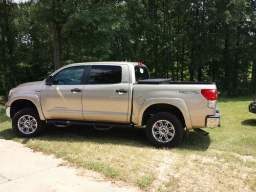 2008 toyota tundra sr5 crew cab pickup 4-door 5.7l 4x4