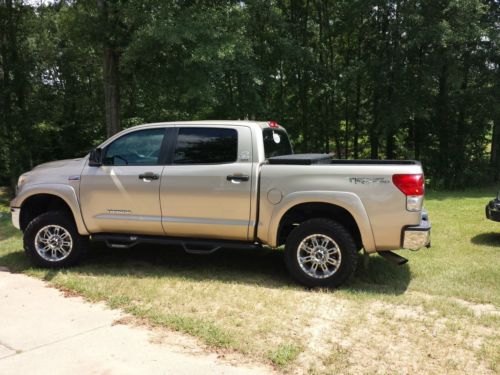 2008 toyota tundra sr5 crew cab pickup 4-door 5.7l 4x4