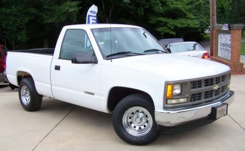 A-sharp-cold-ac-4.3l-vortec-v6-auto-chrome-wheels-short-bed-neat-southern-truck