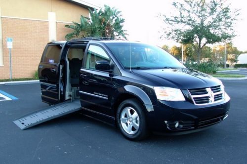 2008 dodge grand caravan sxt braun wheelchair handicap van, only 32k miles