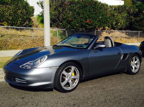 Beautiful Porsche Looks Brand New and Expensive, image 2