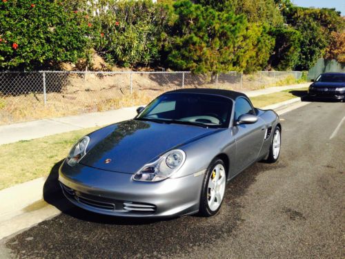 Beautiful Porsche Looks Brand New and Expensive, image 3