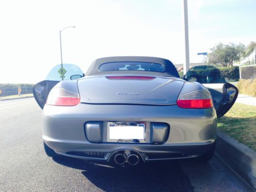 Beautiful Porsche Looks Brand New and Expensive, image 7