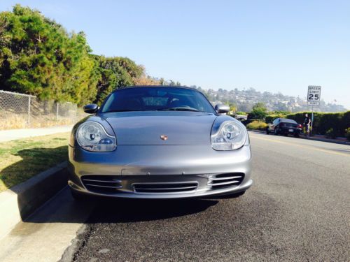 Beautiful Porsche Looks Brand New and Expensive, image 9