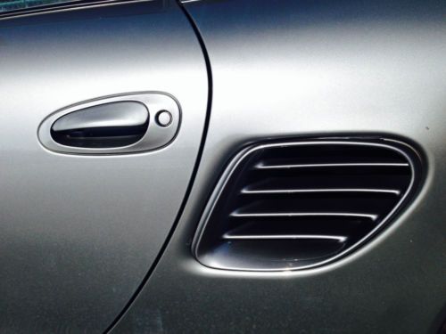 Beautiful Porsche Looks Brand New and Expensive, image 10