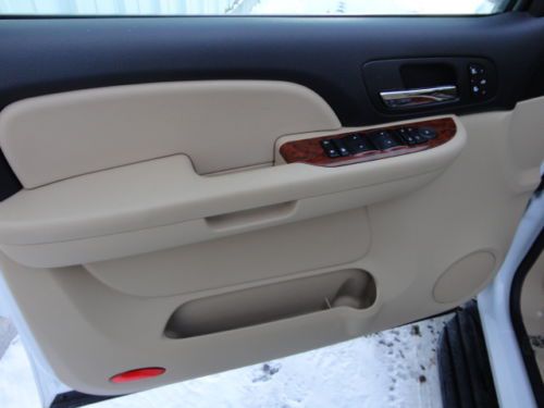PRE-OWNED!!! 2008 Chevrolet Suburban 1500 LTZ Sport Utility 4-Door 5.3L, US $20,350.00, image 14