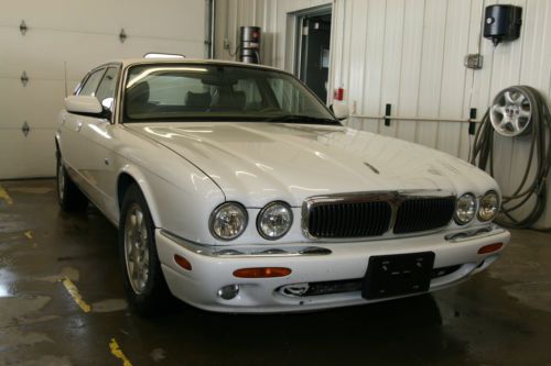 1998 jaguar xj8 183k miles runs great! needs rear hub/axle repair. no reserve!