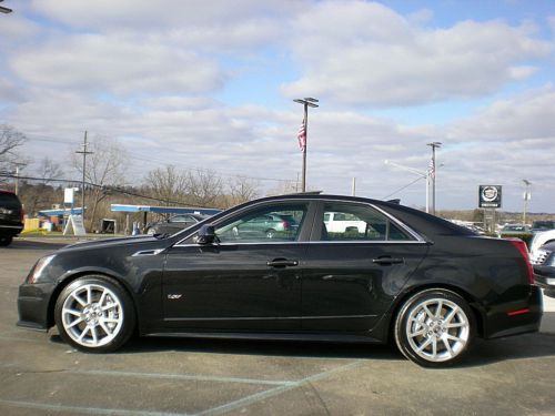 556hp supercharged v8 * navigation * sunroof * recaro seats * brembo brakes