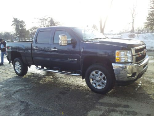 Chevy chevrolet 2500 HD 4X4, image 4