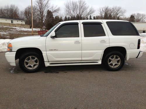 Denali sport utility 4 door 6.0l sharp seats 7 white suv loaded clean repo awd