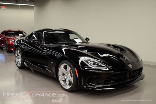 2014 srt viper srt venom black  navigation, backup camera