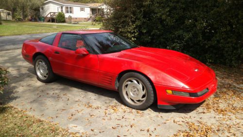 Clean 1993 chevrolet corvette.