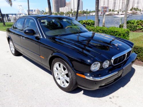 Florida 04 jag xj8 f&amp;r heat seats f&amp;r park assist 77k clean carfax no reserve !!