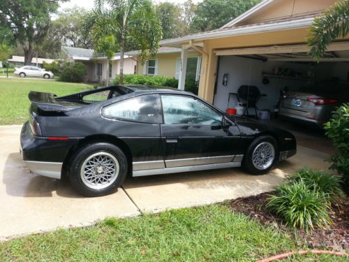 Pontiac fiero 1986