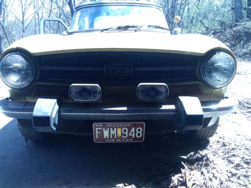 1974 triumph tr6 yellow convertible 2-door 2.5l manual roadster