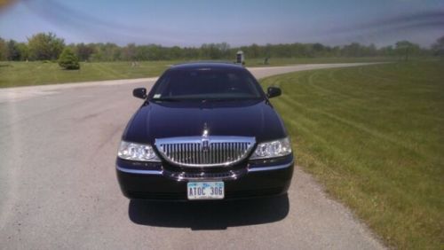 Black 5 door lincoln 120&#034; stretch limousine