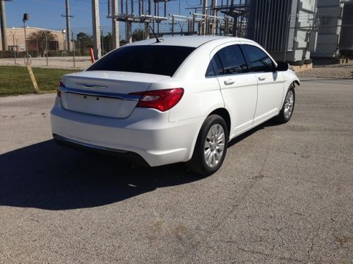 Chrysler 200 rebuildable salvage repairable lawaway or creditcard payment red s