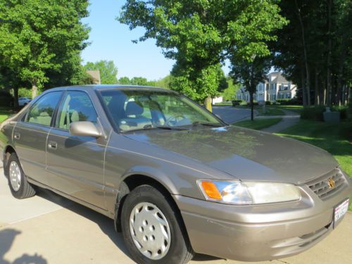 1999 toyota camry le sedan 4-door 2.2l