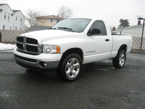 2004 dodge ram slt standard cab 2-door 4.7l 5spd 4x4 / super clean